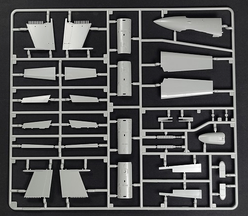 1/48 F/A-18C VFA-27 Royal Maces (KINETIC K48114)