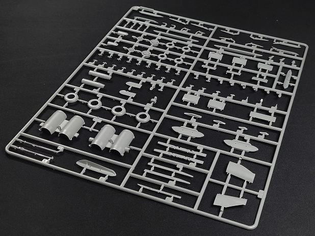1/48 F/A-18C VFA-27 Royal Maces (KINETIC K48114)