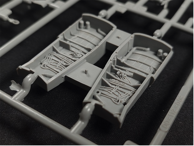 1/48 F/A-18C VFA-27 Royal Maces (KINETIC K48114)