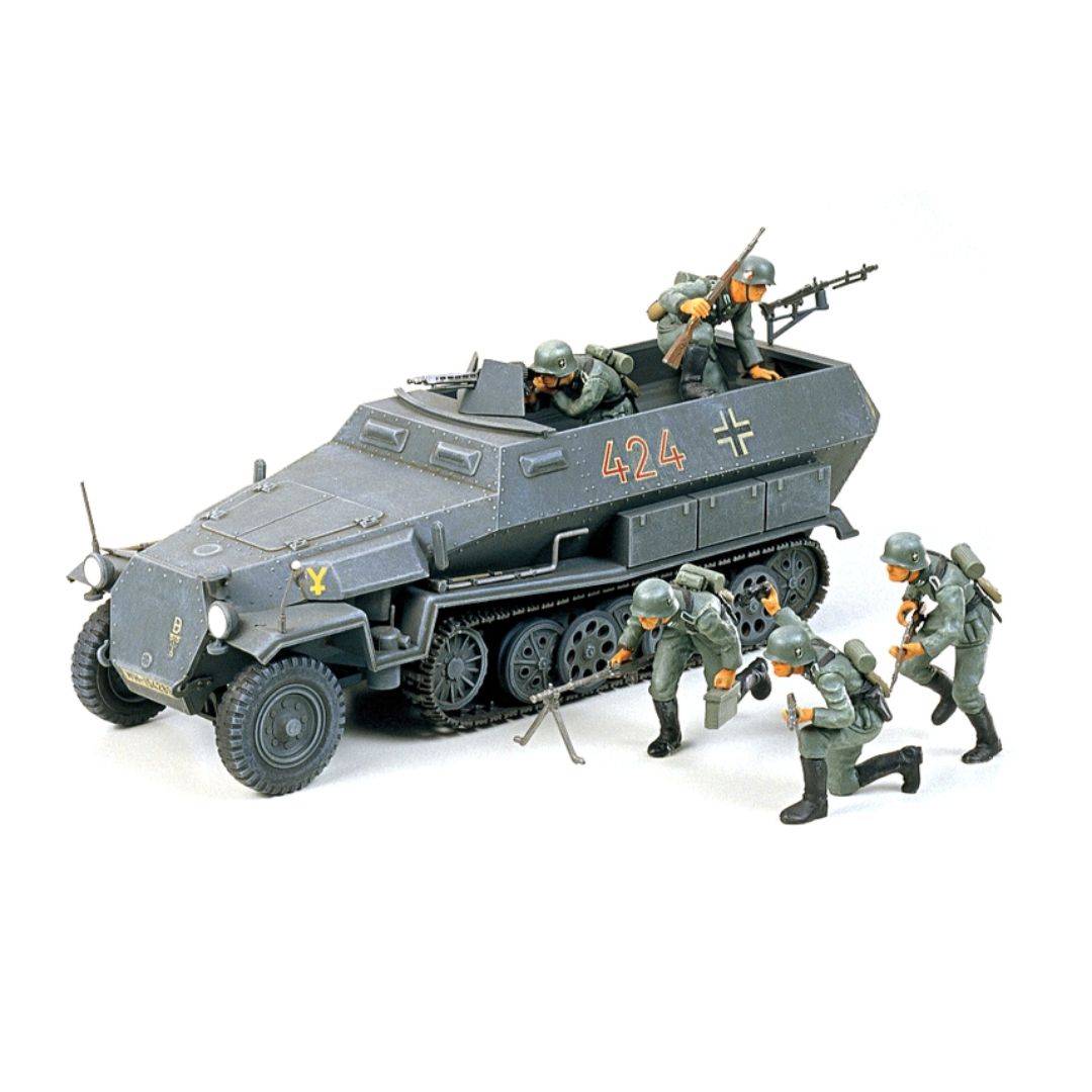 TAMIYA 1/35 German Hanomag Sd.Kfz.251/1 (35020)