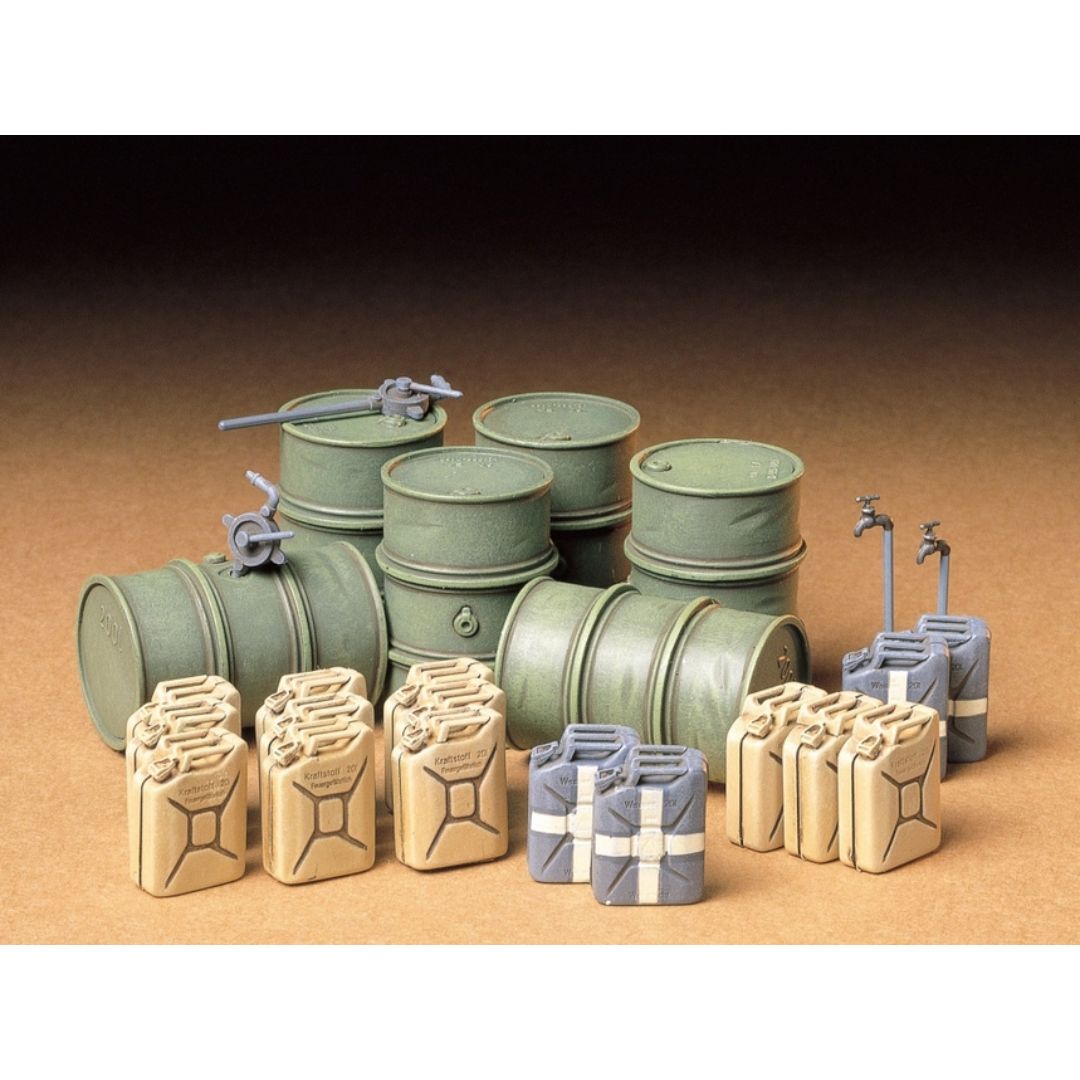TAMIYA 1/35 German Fuel Drums & Jerry Cans Set (35186)