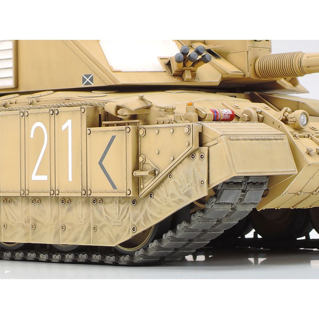 TAMIYA 1/35 British Main Battle Tank Challenger 2 (Desertised) (35274)