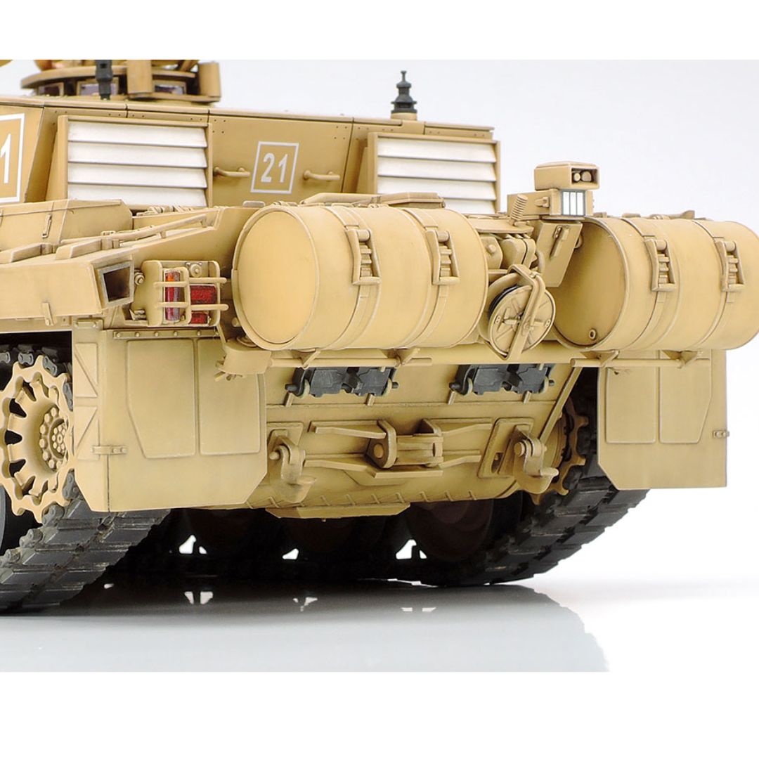 TAMIYA 1/35 British Main Battle Tank Challenger 2 (Desertised) (35274)