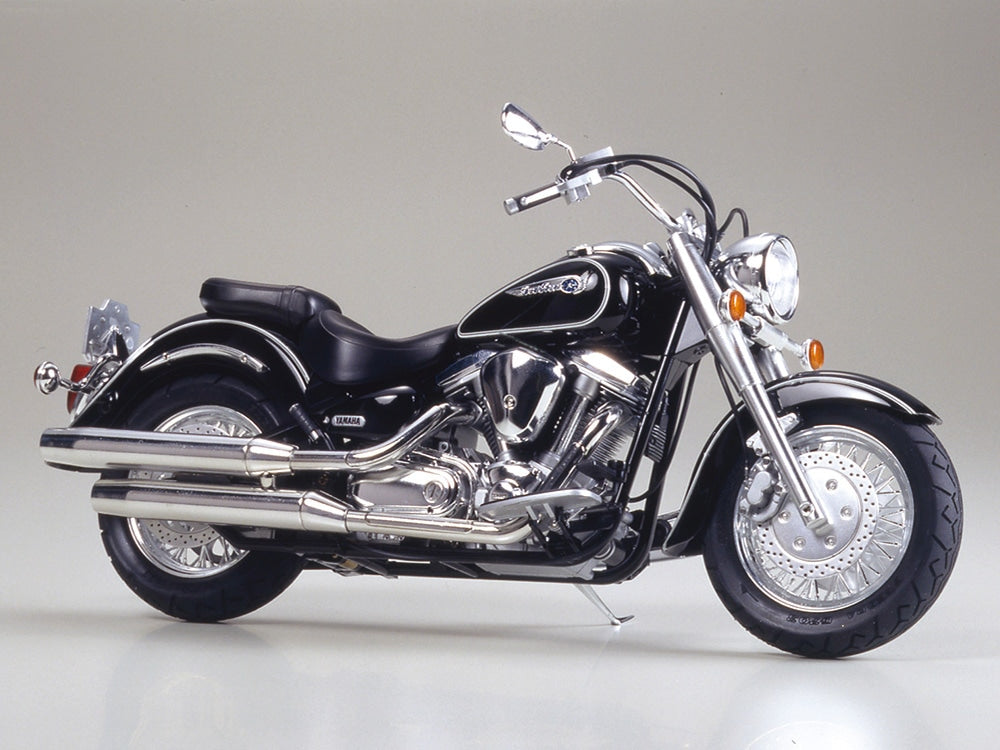 TAMIYA 1/12 Yamaha XV1600 Road Star (14080)