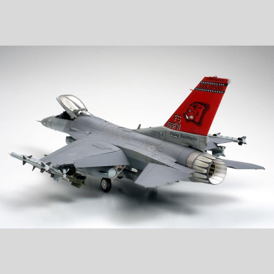 TAMIYA 1/48 Lockheed Martin F-16C [Block 25/32] Fighting Falcon Ang (61101)