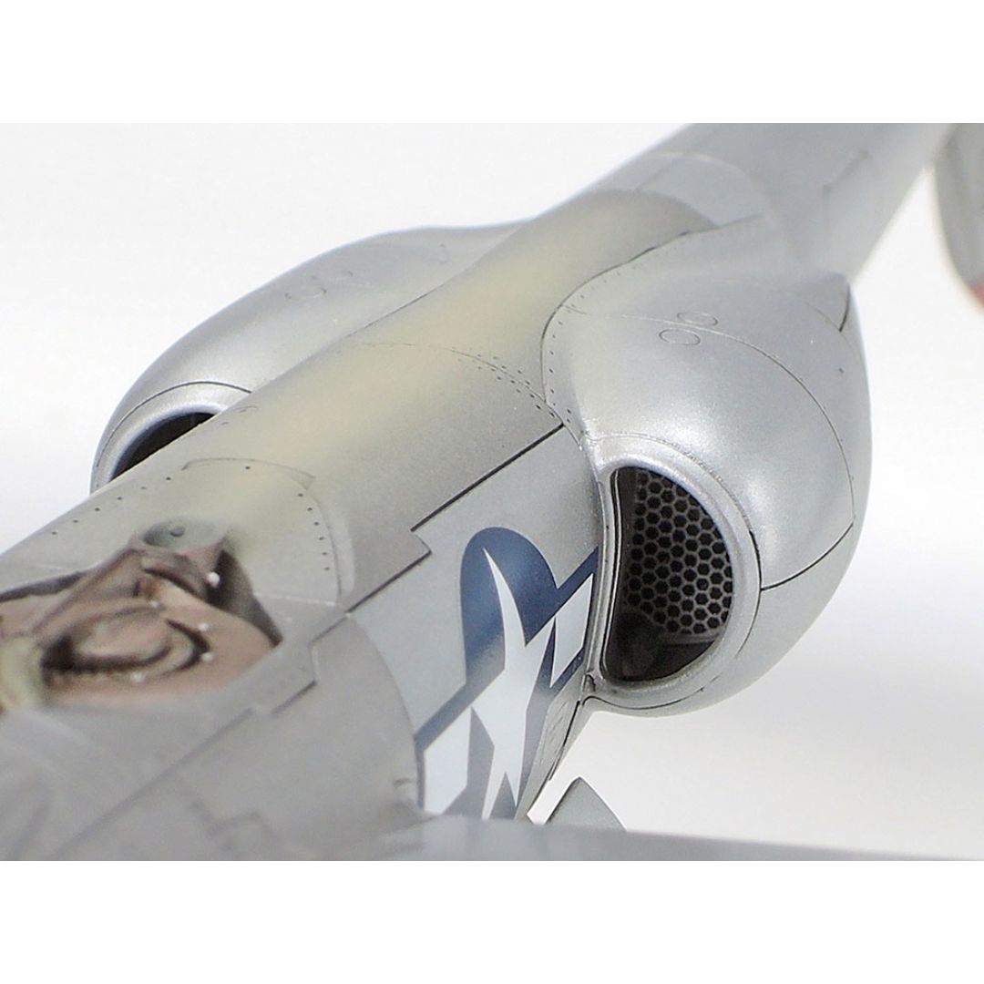 TAMIYA 1/48 Lockheed¨ P-38¨J Lightning¨ (61123)