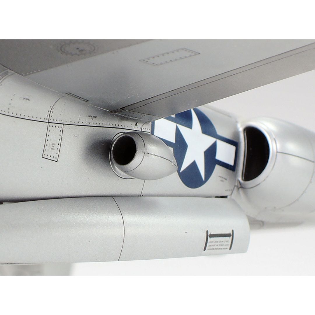 TAMIYA 1/48 Lockheed¨ P-38¨J Lightning¨ (61123)