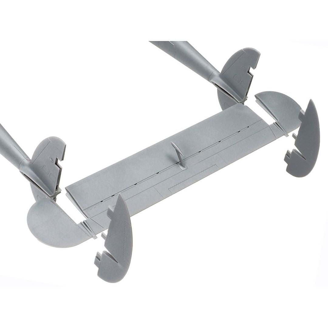 TAMIYA 1/48 Lockheed¨ P-38¨J Lightning¨ (61123)