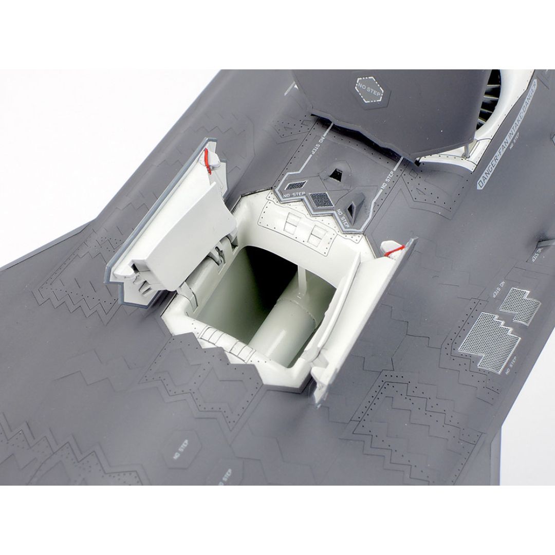 TAMIYA 1/48 Lockheed Martin¨ F-35¨B Lightning II¨ (61125)